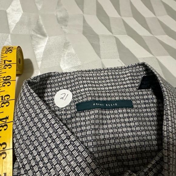 Perry Ellis 2xl Gray, Black and White long sleeve shirts - Picture 4 of 4